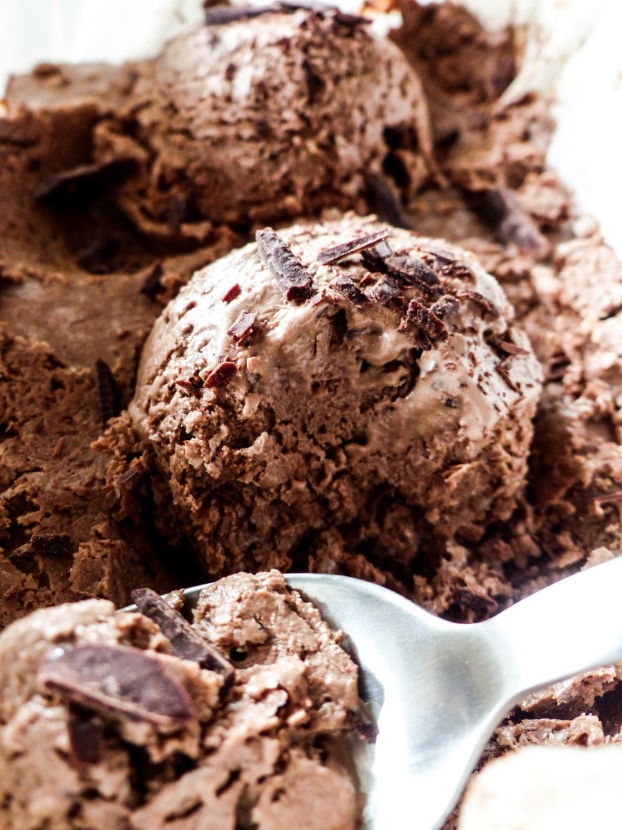 Veganes Schokoladeneis ohne Eismaschine - GewusstVegan